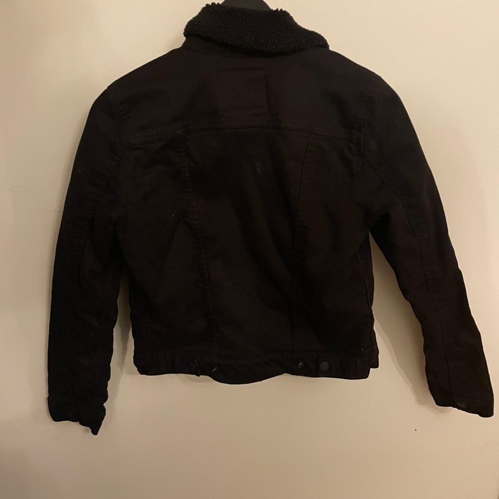 Levi’s black Sherpa lined Jean jacket size xs